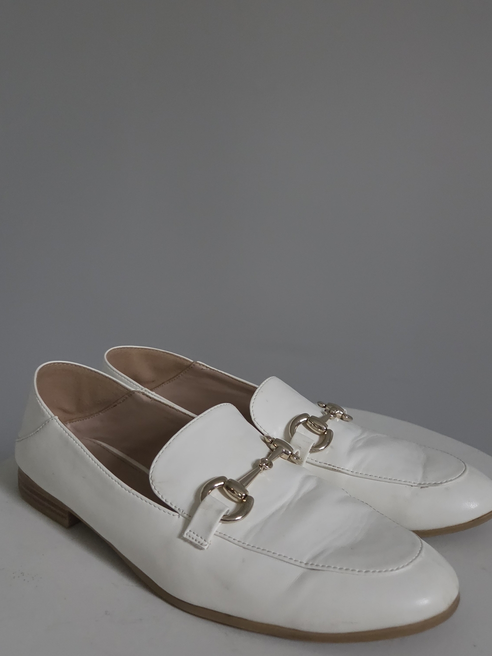 BCBG IVORY LOAFERS/MULES SZ 9
